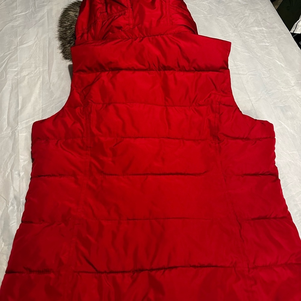 Vest Women’s Red Charter Club vest Faux Fur size small Great condition! Warm! - Picture 8 of 9